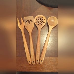 Pioneer Woman Wooden Utensil Set